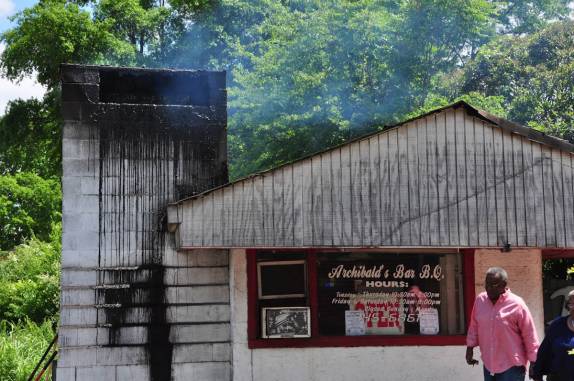 Lugar popular para se comer sanduíches de pernil em Tuscaloosa, no Alabama - EUA